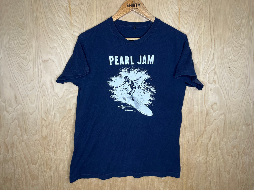 2010’s Pearl Jam “Hang Ten” - Medium