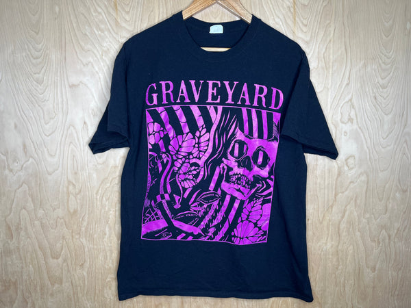 2000’s Graveyard “Skull Art” - Large