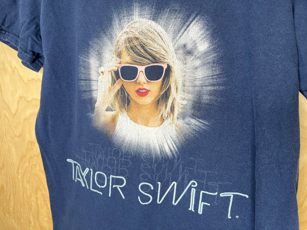 2015 Taylor Swift “1989 World Tour” -Small