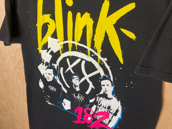 2009 Blink-182 Summer Tour - Medium