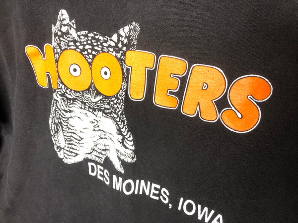 1990’s Hooters Des Moines Iowa “Delightfully Tacky” - XL