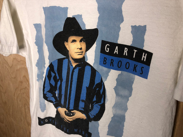 1991 Garth Brooks “Ropin The Wind” - Medium