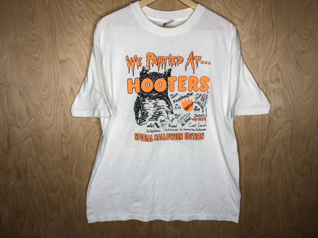 1989 Hooters “Special Halloween Edition” - XL